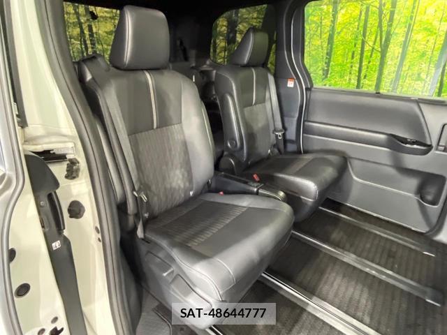 Toyota NOAH 2022-12 7797529-8