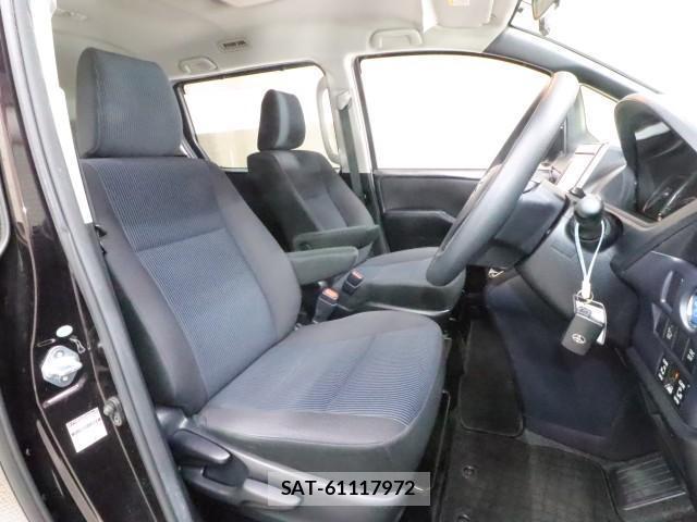 Toyota NOAH 2015-10 7797602-4