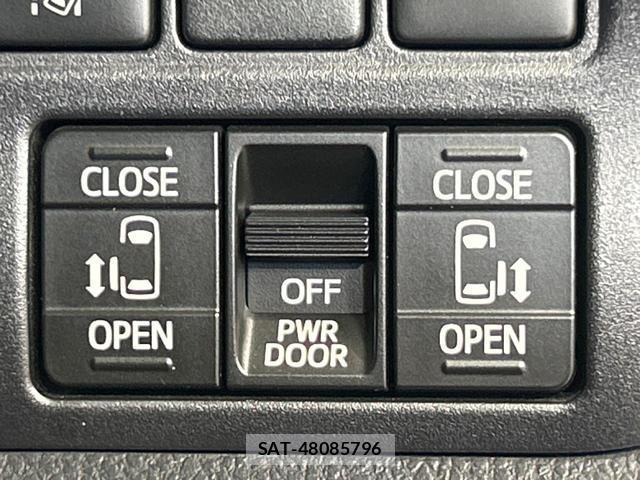 Toyota NOAH 2019-11 7797630-4