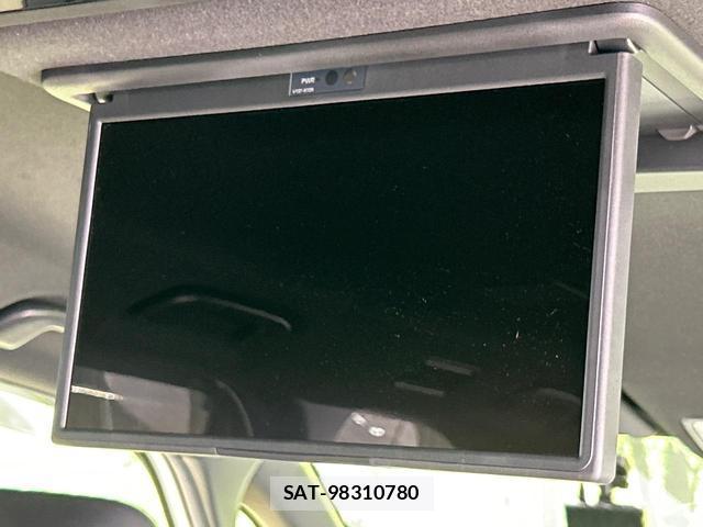 Toyota NOAH 2023-01 7797646-2