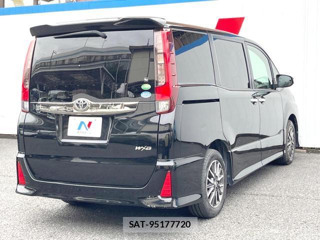 Toyota NOAH 2016-09 7798253-17