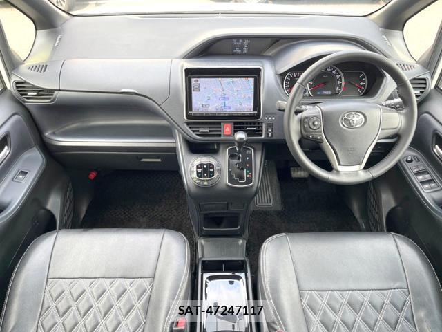 Toyota NOAH 2014-06 7798257-1