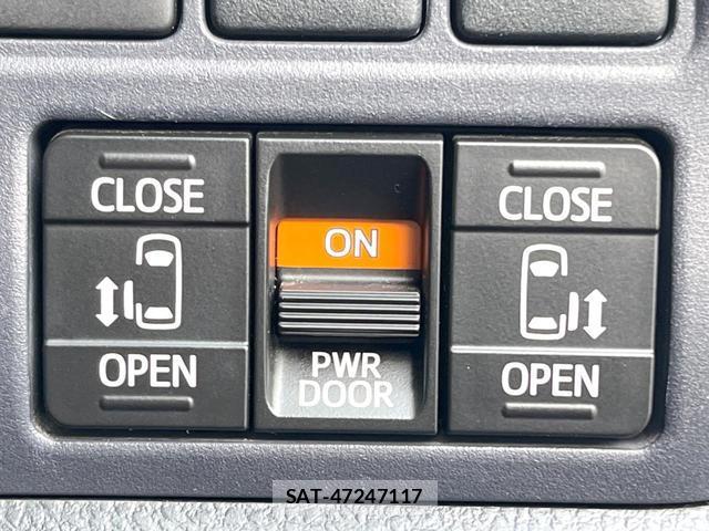 Toyota NOAH 2014-06 7798257-5