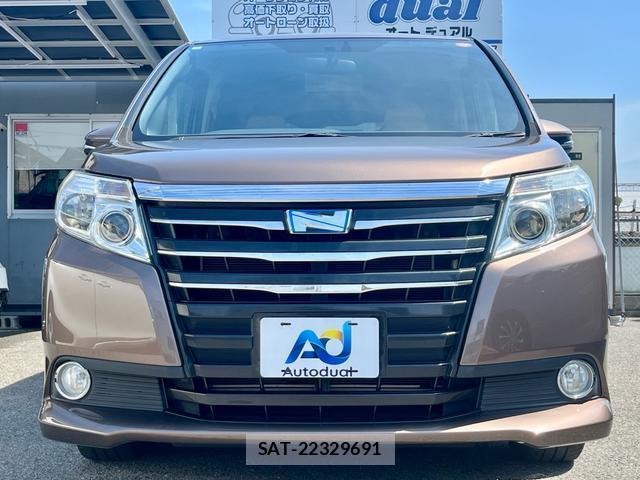 Toyota NOAH 2014-04 7798441-1