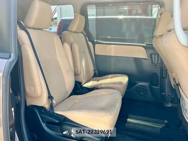 Toyota NOAH 2014-04 7798441-11