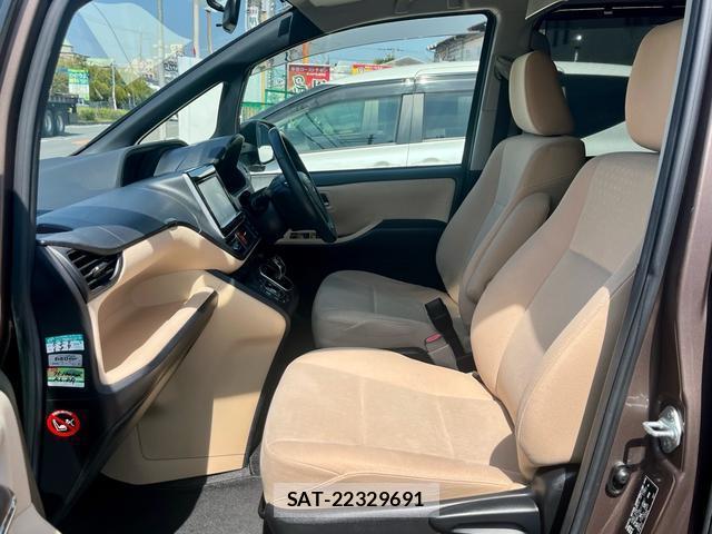 Toyota NOAH 2014-04 7798441-13