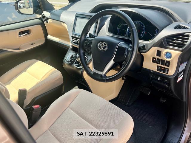 Toyota NOAH 2014-04 7798441-17