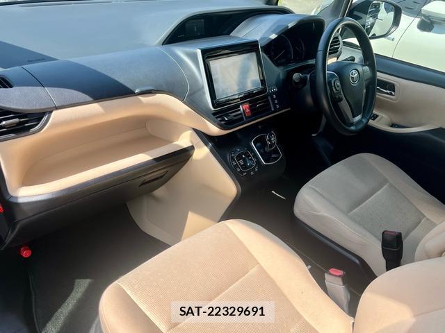 Toyota NOAH 2014-04 7798441-18