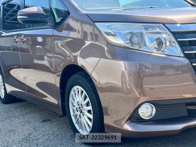 Toyota NOAH 2014-04 7798441-5