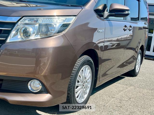 Toyota NOAH 2014-04 7798441-7