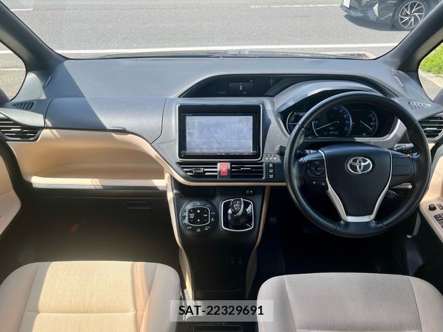 Toyota NOAH 2014-04 7798441-9