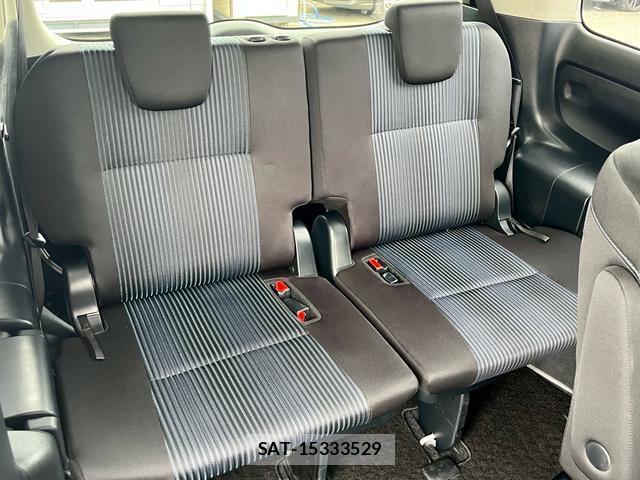 Toyota NOAH 2016-01 7798450-12