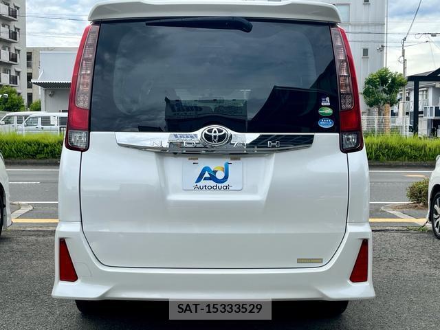 Toyota NOAH 2016-01 7798450-3