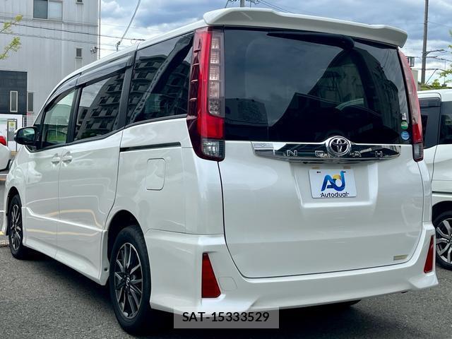 Toyota NOAH 2016-01 7798450-4