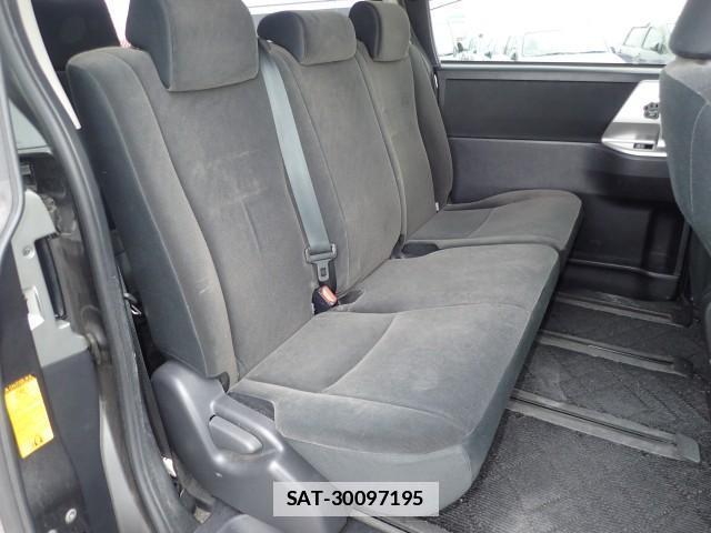 Toyota NOAH 2012-06 7798890-4