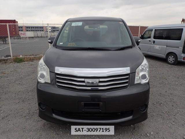 Toyota NOAH 2012-06 7798890-6