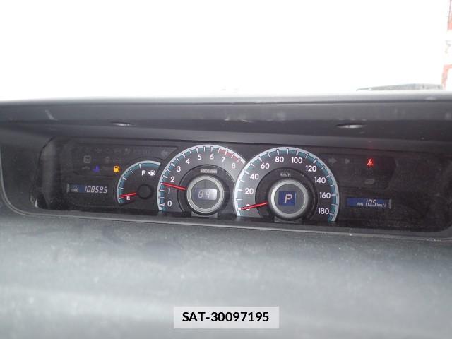 Toyota NOAH 2012-06 7798890-7