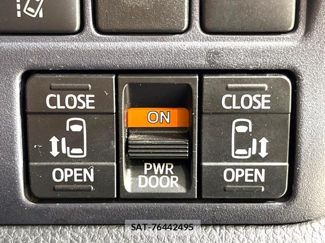 Toyota NOAH 2016-05 7799167-5