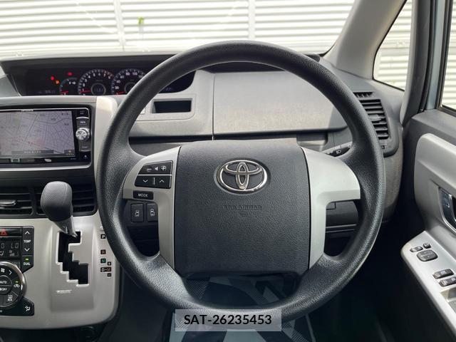 Toyota NOAH 2011-04 7799177-11
