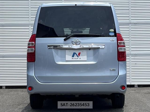 Toyota NOAH 2011-04 7799177-15