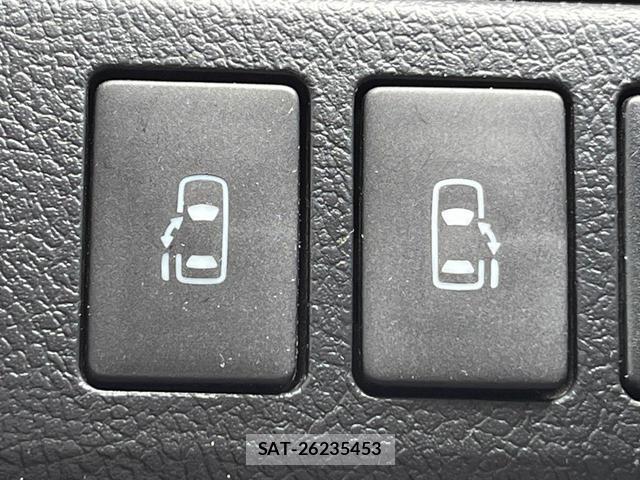 Toyota NOAH 2011-04 7799177-4