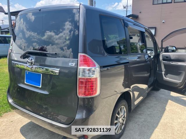 Toyota NOAH 2008-09 7799725-1