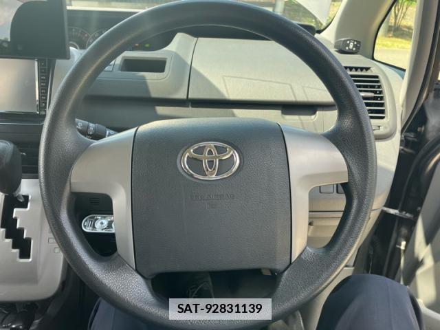 Toyota NOAH 2008-09 7799725-11