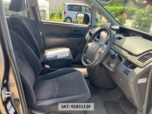 Toyota NOAH 2008-09 7799725-7