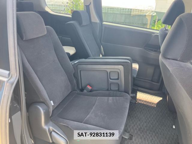 Toyota NOAH 2008-09 7799725-8