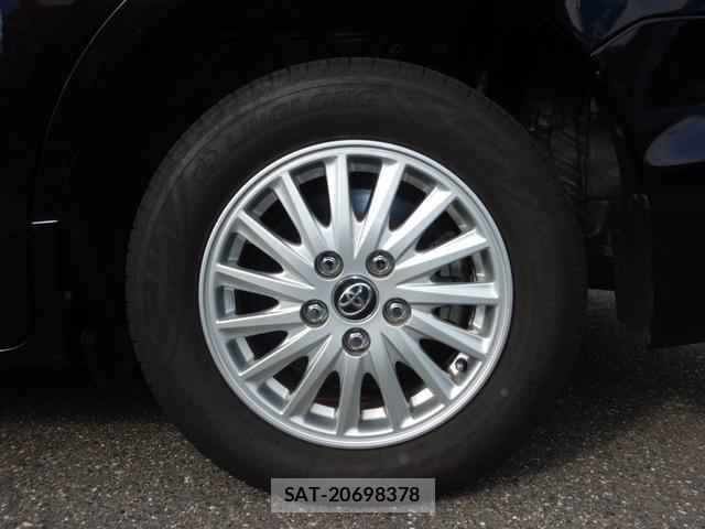 Toyota NOAH 2015-04 7799917-10