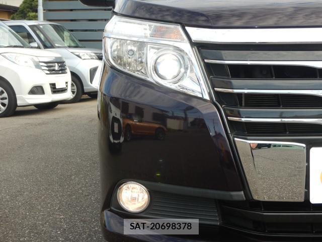 Toyota NOAH 2015-04 7799917-4