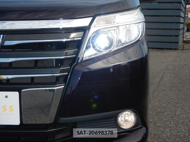 Toyota NOAH 2015-04 7799917-5