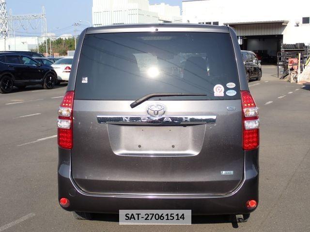 Toyota NOAH 2011-02 7799985-1
