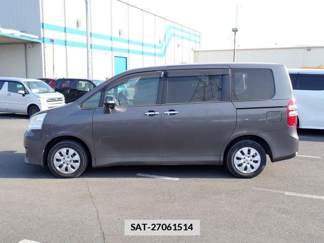 Toyota NOAH 2011-02 7799985-10