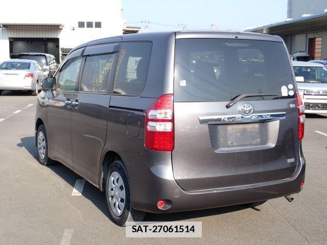 Toyota NOAH 2011-02 7799985-14