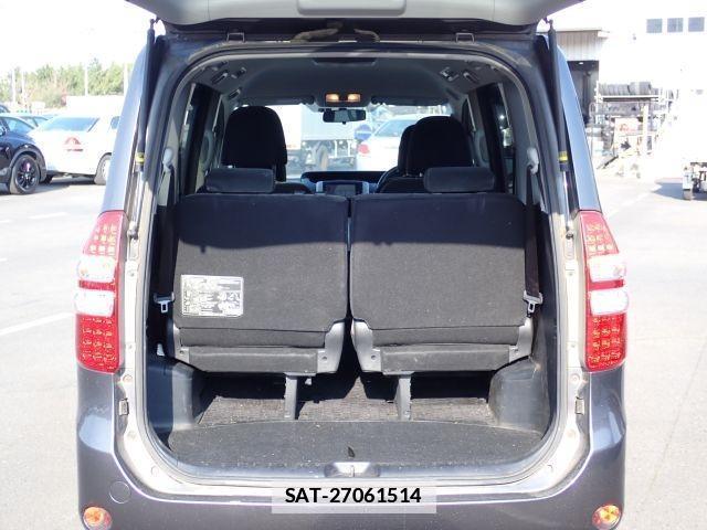 Toyota NOAH 2011-02 7799985-18