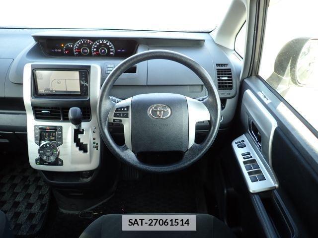 Toyota NOAH 2011-02 7799985-2