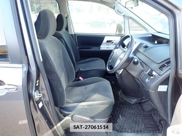 Toyota NOAH 2011-02 7799985-5
