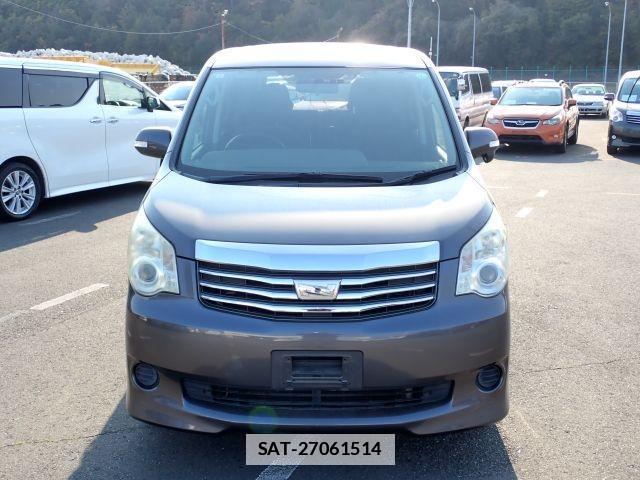 Toyota NOAH 2011-02 7799985-9