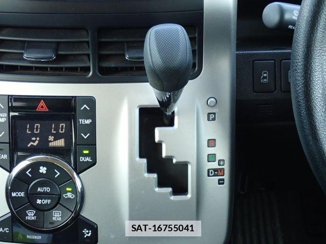 Toyota NOAH 2011-10 7799986-15