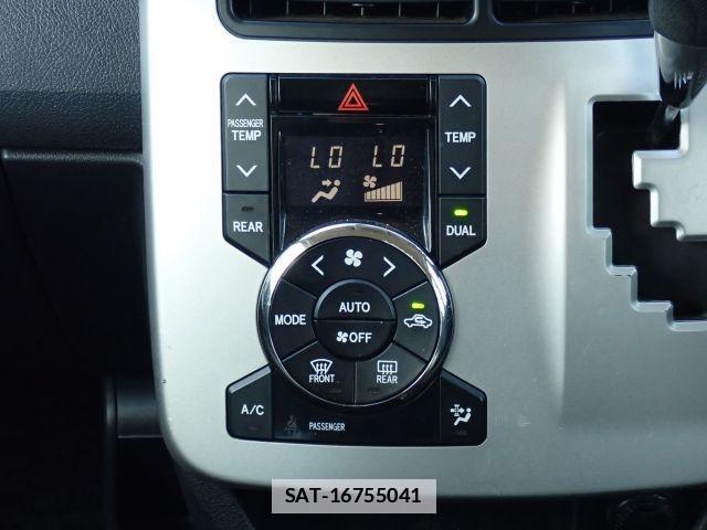 Toyota NOAH 2011-10 7799986-16