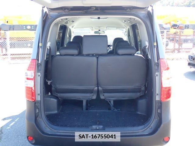 Toyota NOAH 2011-10 7799986-18