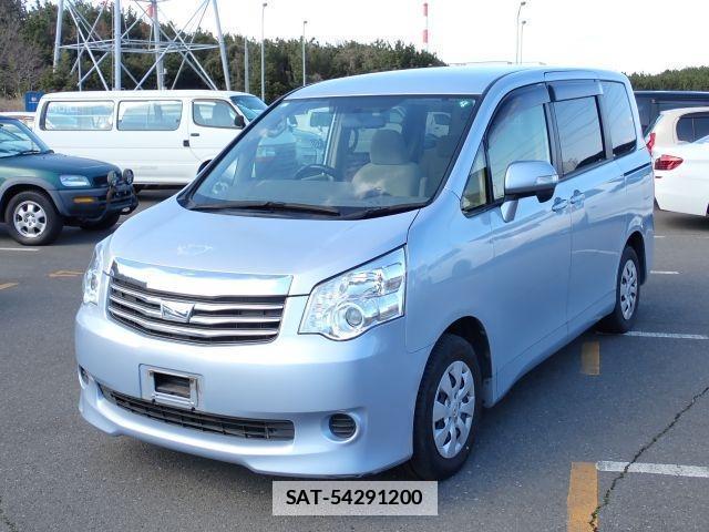 Toyota NOAH 2013-06 7799987-11
