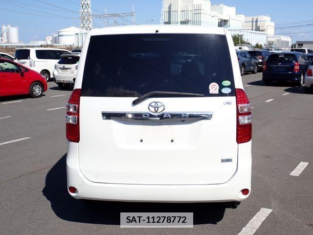 Toyota NOAH 2012-08 7799988-1
