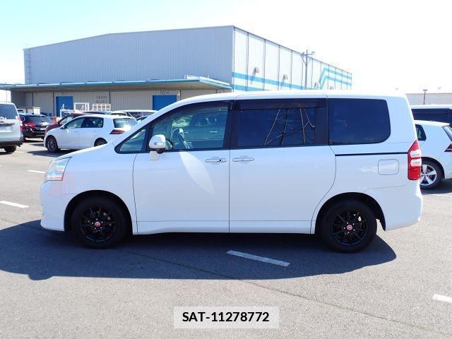 Toyota NOAH 2012-08 7799988-10