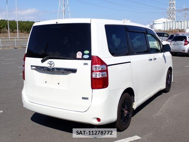 Toyota NOAH 2012-08 7799988-12