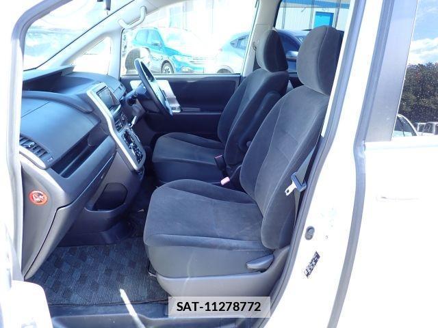 Toyota NOAH 2012-08 7799988-6