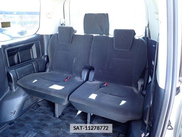 Toyota NOAH 2012-08 7799988-8