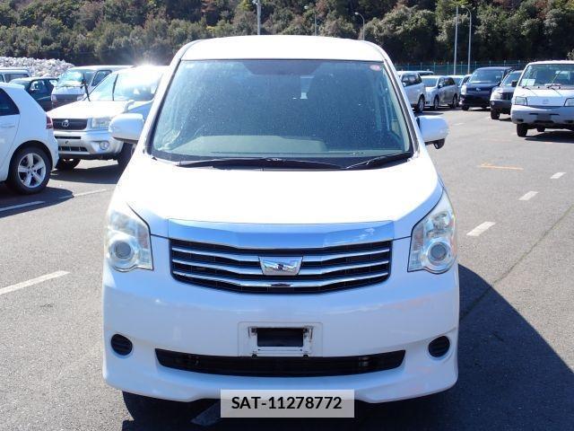 Toyota NOAH 2012-08 7799988-9