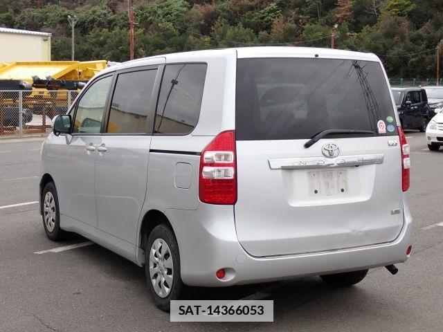 Toyota NOAH 2012-12 7799990-14